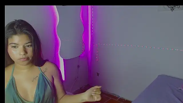 Snapshot of Charlothe_18 chatting on 15, 2, 2026 Charlothe 18 online show from 15, 2, 2026