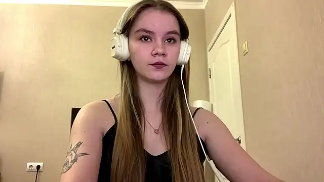 AgnesShy  online show from 20, 2, 2026