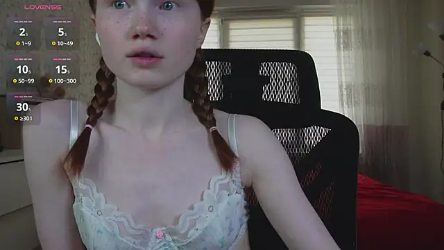 Snapshot of Nellie_baby chatting on 23, 6, 2026 Nellie baby online show from 23, 6, 2026