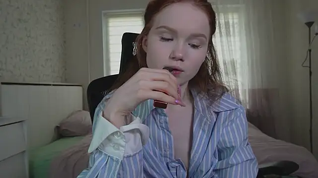 Snapshot of Nellie_baby chatting on 14, 5, 2026 Nellie baby online show from 14, 5, 2026