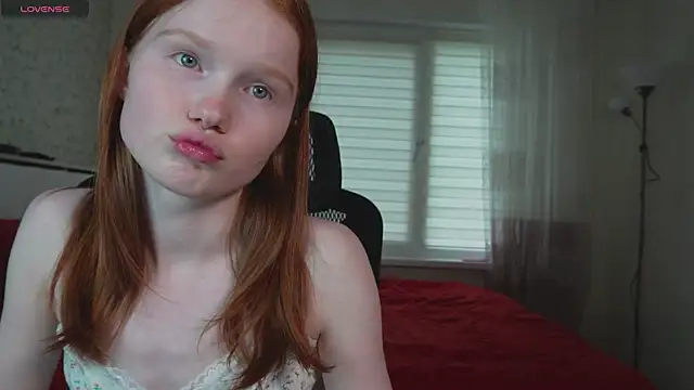 Snapshot of Nellie_baby chatting on 17, 7, 2026 Nellie baby online show from 17, 7, 2026