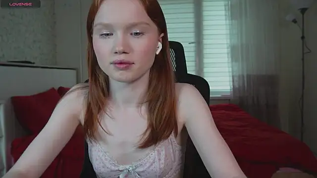 Snapshot of Nellie_baby chatting on 16, 7, 2026 Nellie baby online show from 16, 7, 2026