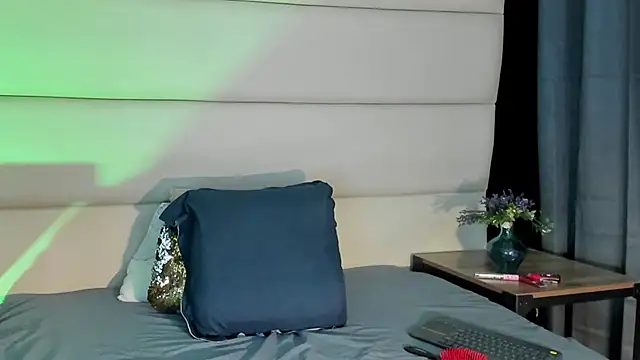 IsabellaRossi  online show from 13, 2, 2026