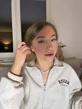 romyxxs online show from 17, 4, 2026