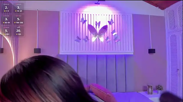  Kailythompson online show from 4, 3, 2026