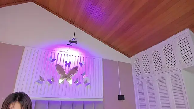  Kailythompson online show from 21, 3, 2026