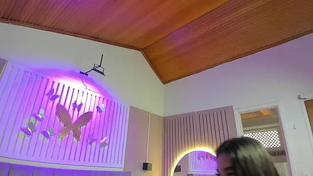  Kailythompson online show from 24, 5, 2026