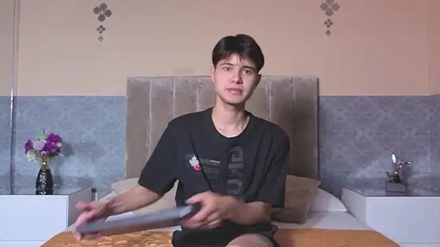 Snapshot of Derek_Sinn chatting on 13, 2, 2026 Derek Sinn online show from 13, 2, 2026