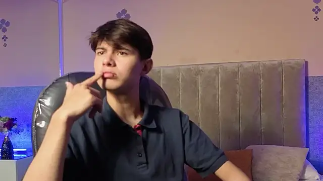 Snapshot of Derek_Sinn chatting on 28, 2, 2026 Derek Sinn online show from 28, 2, 2026