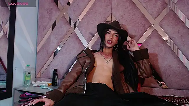 Snapshot of MeghanQueen__ chatting on 25, 2, 2026 MeghanQueen online show from 25, 2, 2026