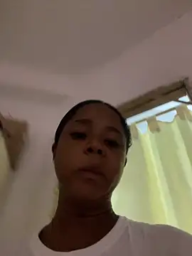 LIA PARKERR online show from 5, 4, 2026