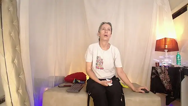 Snapshot of laurasofia45 chatting on 19, 6, 2026 laurasofia45 online show from 19, 6, 2026