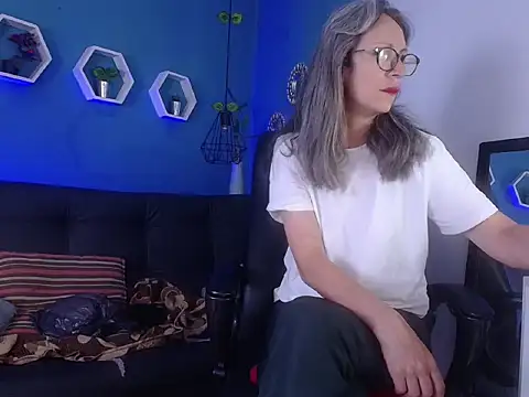 laurasofia45 online show from 1, 3, 2026