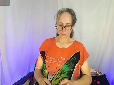 laurasofia45 online show from 10, 5, 2026