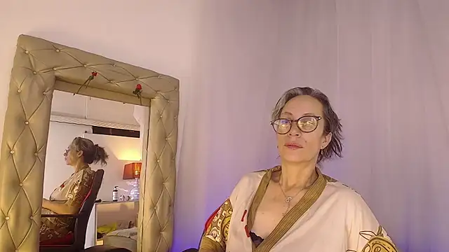 laurasofia45 online show from 28, 4, 2026