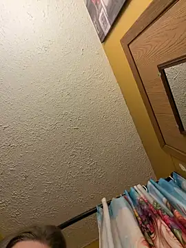 Snapshot of lickablelynn87 chatting on 11, 2, 2026 lickablelynn87 online show from 11, 2, 2026