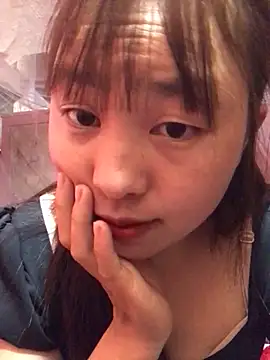 Snapshot of honeyyy110 chatting on 3, 3, 2026 honeyyy110 online show from 3, 3, 2026