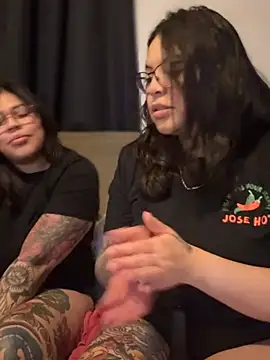 Snapshot of KittyTatts chatting on 9, 2, 2026 KittyTatts online show from 9, 2, 2026