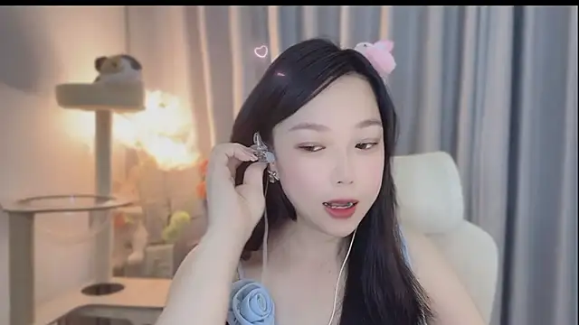 Snapshot of Yumi_yuni chatting on 8, 5, 2026 Yumi yuni online show from 8, 5, 2026