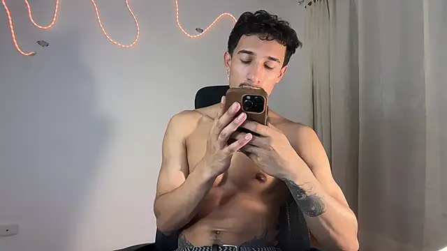 Snapshot of rafael_stone11 chatting on 24, 2, 2026 rafael stone11 online show from 24, 2, 2026