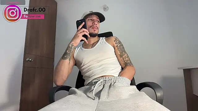 Snapshot of rafael_stone11 chatting on 27, 6, 2026 rafael stone11 online show from 27, 6, 2026