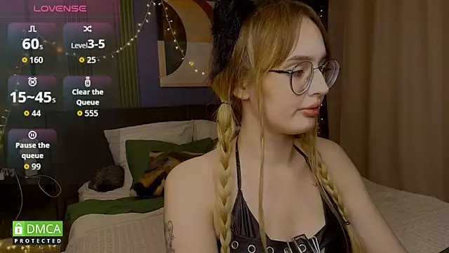 Snapshot of AdeLuna chatting on 8, 2, 2026 AdeLuna online show from 8, 2, 2026