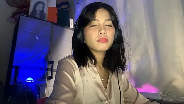 ConstancePorrini online show from 12, 2, 2026