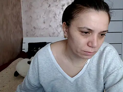 LorraGrey online show from 5, 3, 2026