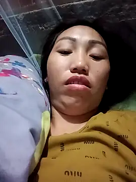 hot-luna- online show from 12, 4, 2026