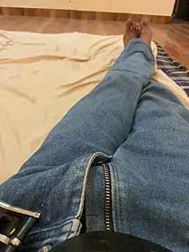 Indian-gentleman teen online show from 15, 4, 2026