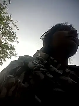 Hotty raghni online show from 24, 2, 2026