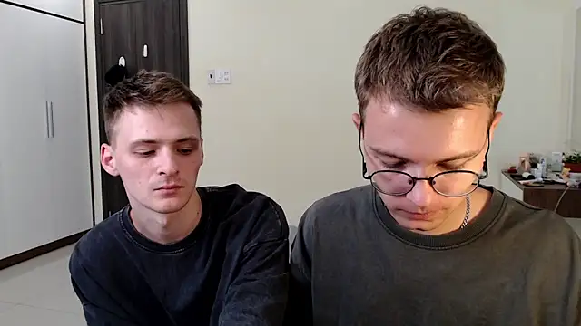 NikiKerryCum online show from 19, 4, 2026