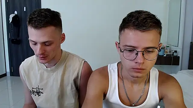 NikiKerryCum online show from 25, 4, 2026
