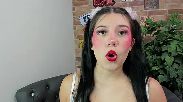 Snapshot of foxy_vera chatting on 4, 5, 2026 foxy vera online show from 4, 5, 2026