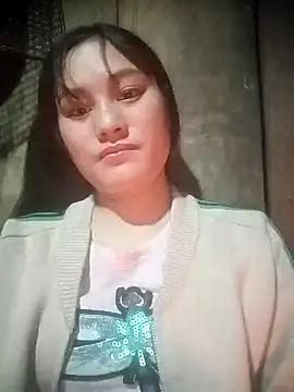 Snapshot of Momo-biki chatting on 12, 2, 2026 Momo-biki online show from 12, 2, 2026