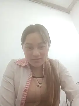 Snapshot of Momo-biki chatting on 4, 2, 2026 Momo-biki online show from 4, 2, 2026