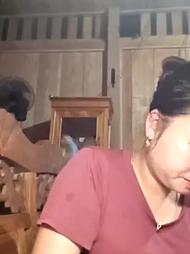 Snapshot of emlylyxinh chatting on 25, 2, 2026 emlylyxinh online show from 25, 2, 2026