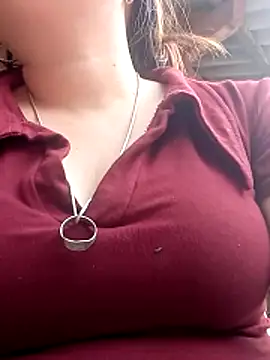 Snapshot of emlylyxinh chatting on 13, 2, 2026 emlylyxinh online show from 13, 2, 2026