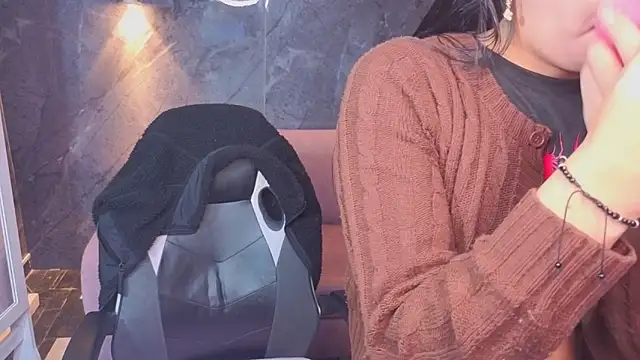 Snapshot of Sophie_jones_b chatting on 15, 4, 2026 Sophie jones b online show from 15, 4, 2026