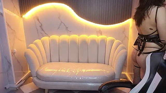 Valerie moon b online show from 28, 2, 2026