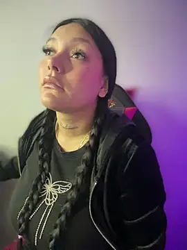 Miia  Taylor online show from 5, 2, 2026