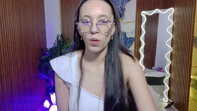 Snapshot of Athenaa_tay chatting on 13, 7, 2026 Athenaa tay online show from 13, 7, 2026