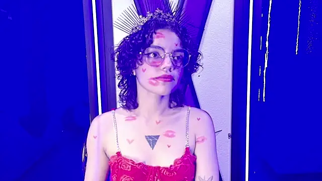 Snapshot of KittyLatina_02 chatting on 14, 2, 2026 KittyLatina 02 online show from 14, 2, 2026