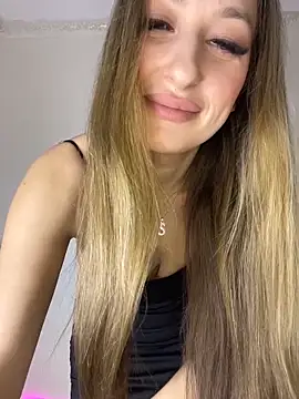 Alyxra online show from 17, 4, 2026