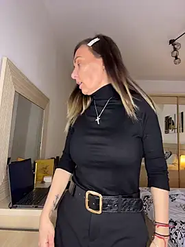 DivineAmely online show from 10, 3, 2026