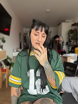 xsadtanas online show from 7, 5, 2026