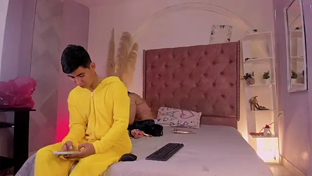 Snapshot of ROUS_AND_ARLEY chatting on 5, 2, 2026 ROUS AND ARLEY online show from 5, 2, 2026