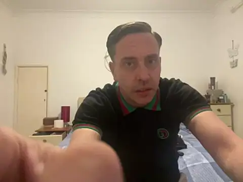 Snapshot of malcolm2334 chatting on 8, 4, 2026 malcolm2334 online show from 8, 4, 2026