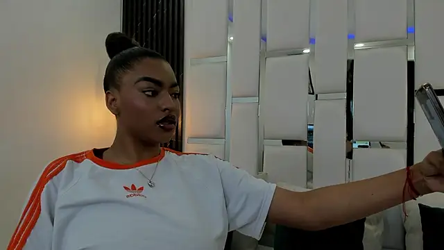 Snapshot of _luna_rossee_ chatting on 2, 3, 2026 luna rossee online show from 2, 3, 2026