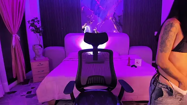 JazminRusso  online show from 27, 4, 2026